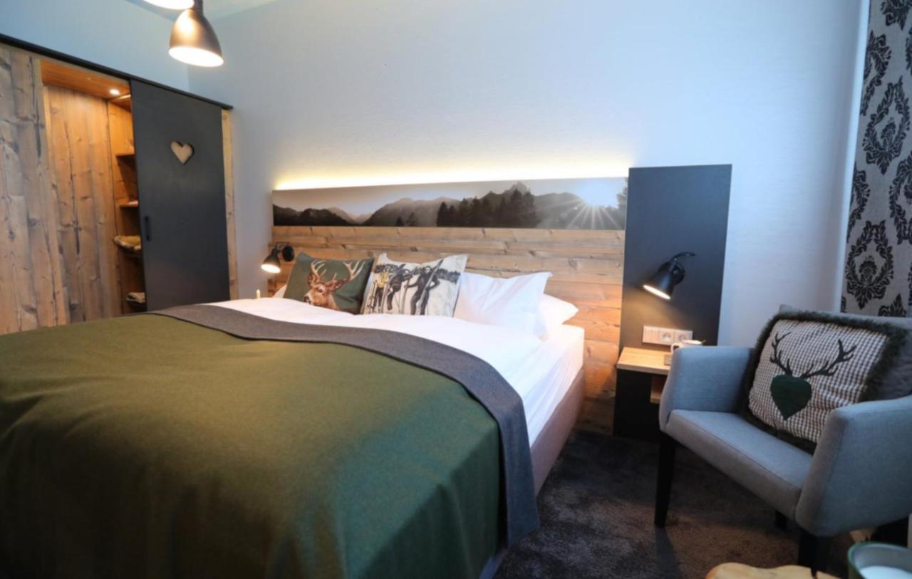 Home-Hotel Salzberg Берхтесгаден Экстерьер фото A room at the Hotel Waldhaus Flims